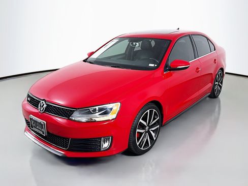 Used 2014 Volkswagen Jetta GLI FWD image 3