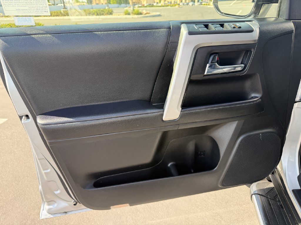 Used 2022 Toyota 4Runner SR5 Premium w/ Moonroof Package RWD image 8