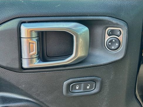 Certified 2022 Jeep Wrangler Unlimited Sport AWD/4WD image 18