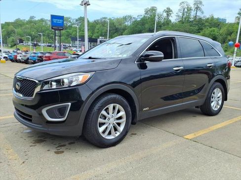 Used 2018 Kia Sorento AWD image 4