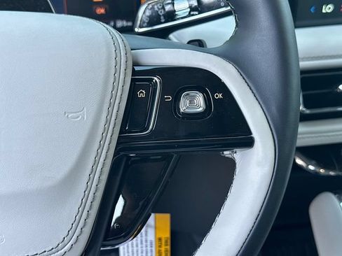 New 2026 Lincoln Aviator AWD image 27