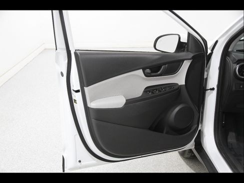 Certified 2023 Hyundai Kona SEL AWD/4WD image 4