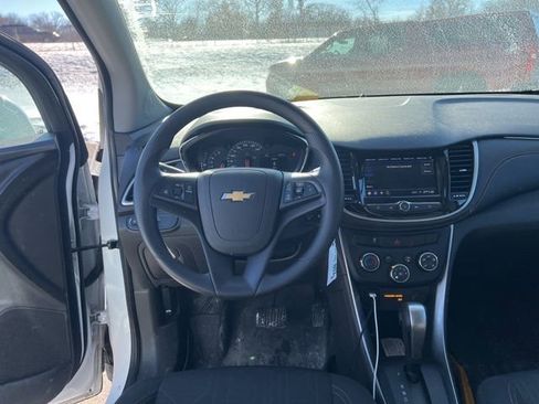 Used 2020 Chevrolet Trax LT image 27