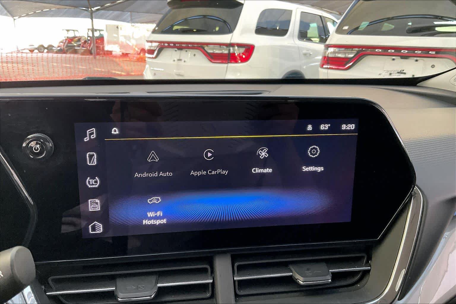 Used 2025 Chevrolet Trax LT w/ LPO, Blackout Package FWD image 32