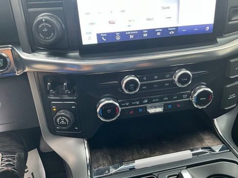 Used 2022 Ford F150 Lariat image 7