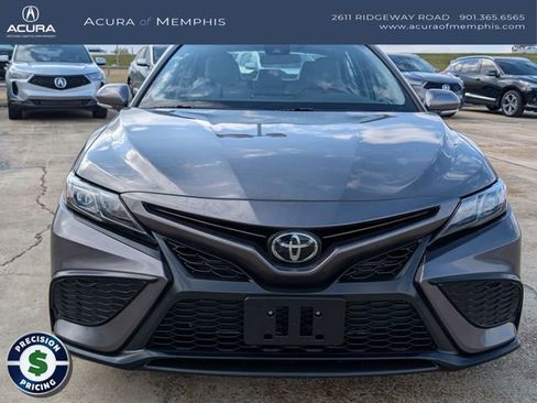 Used 2022 Toyota Camry SE w/ Cold Weather Package image 2