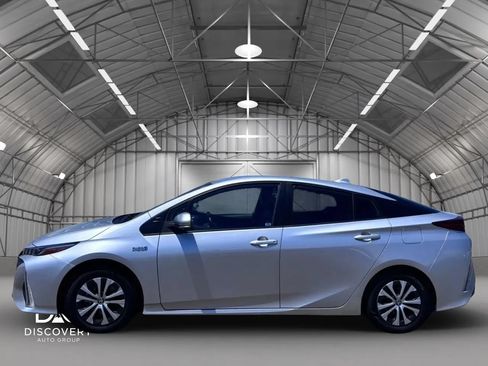 Used 2021 Toyota Prius Prime XLE w/ Carpet Mat Package (TMS) FWD image 2