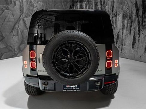 Used 2023 Land Rover Defender 110 X-Dynamic SE image 19