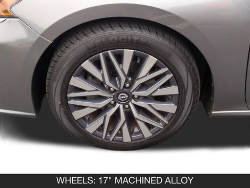 Used 2023 Nissan Altima 2.5 SV FWD image 11