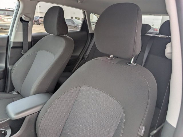 Used 2025 Hyundai Kona SEL FWD image 10