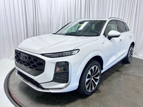 New 2026 Audi Q3 quattro 2.0T AWD/4WD image 1