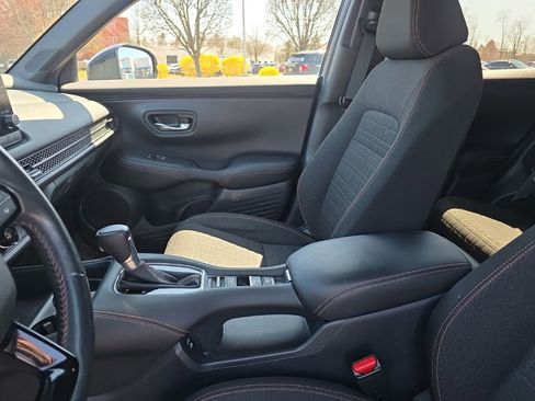 Used 2025 Honda HR-V Sport image 21