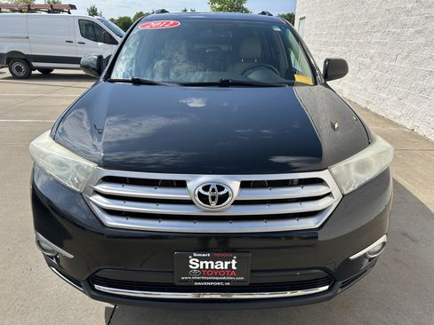 Used 2012 Toyota Highlander SE w/ Tow Pkg AWD/4WD image 2