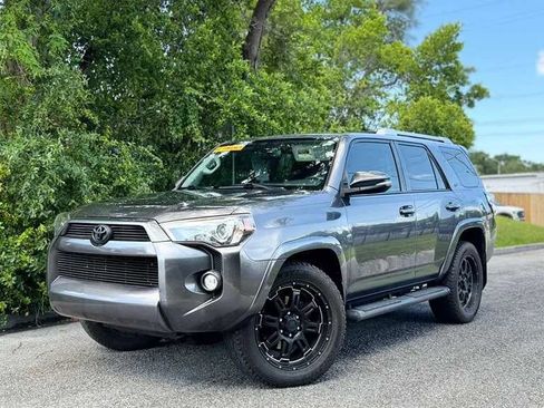 Used 2018 Toyota 4Runner SR5 Premium RWD image 4