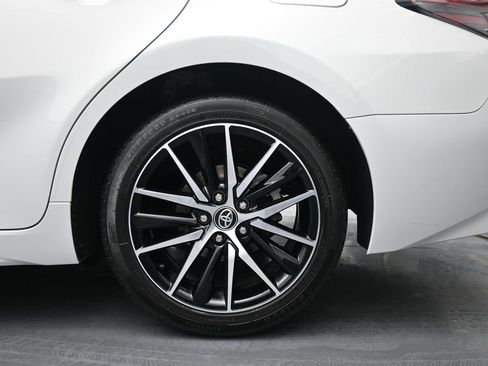 Used 2023 Toyota Camry SE image 12