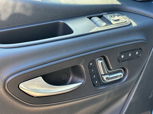 Used 2024 Mercedes-Benz Sprinter 2500 image 11