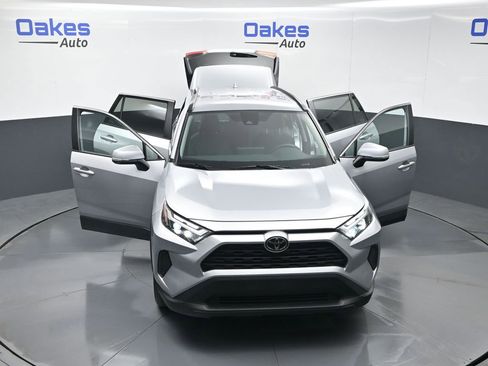 Used 2025 Toyota RAV4 XLE AWD/4WD image 57