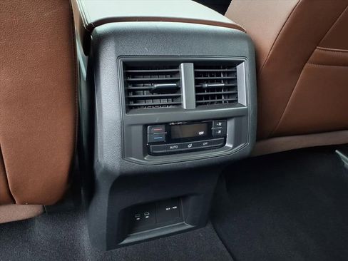 Used 2023 Volkswagen Atlas SE w/ Black Wheel Package image 24