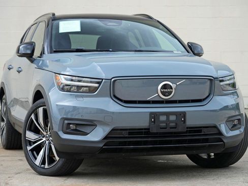 Used 2021 Volvo XC40 P8 Recharge w/ Advanced Package AWD/4WD image 2
