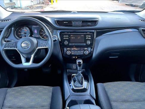 Certified 2018 Nissan Rogue Sport SV image 14