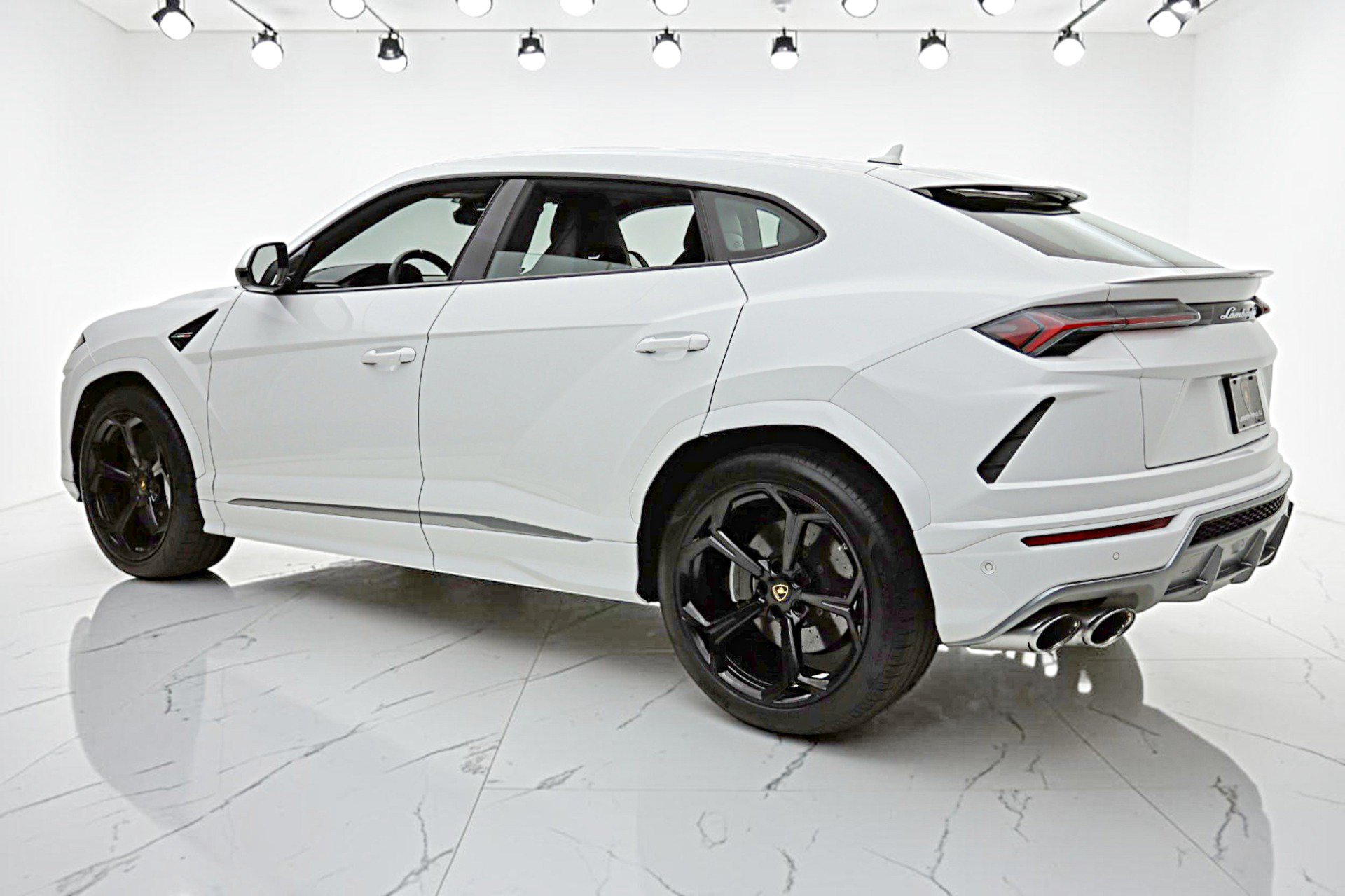 Used 2020 Lamborghini Urus AWD/4WD image 9