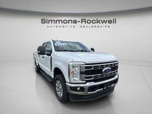 Used 2024 Ford F250 XLT AWD/4WD image 2