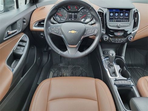 Used 2019 Chevrolet Cruze Diesel w/ Sun And Sound Package image 31