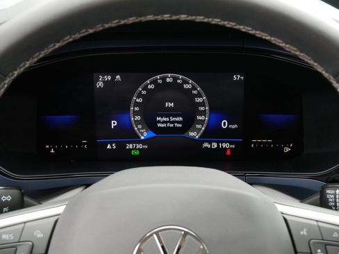 Certified 2023 Volkswagen Taos SE w/ Panoramic Sunroof Package AWD/4WD image 21