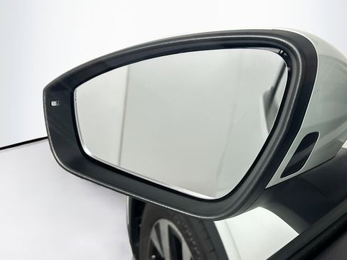 Used 2023 Volkswagen ID.4 2WD image 16