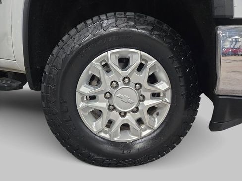 Used 2020 Chevrolet Silverado 2500 LT w/ Z71 Off-Road Package image 35