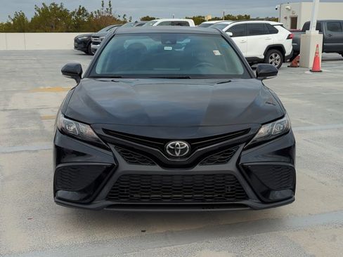 Used 2024 Toyota Camry SE image 2