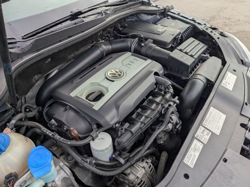 Used 2013 Volkswagen Eos Komfort FWD image 36