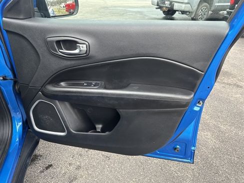Used 2021 Jeep Compass Latitude FWD image 35