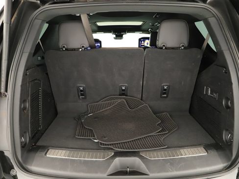 Used 2025 GMC Yukon Denali Ultimate AWD/4WD image 34