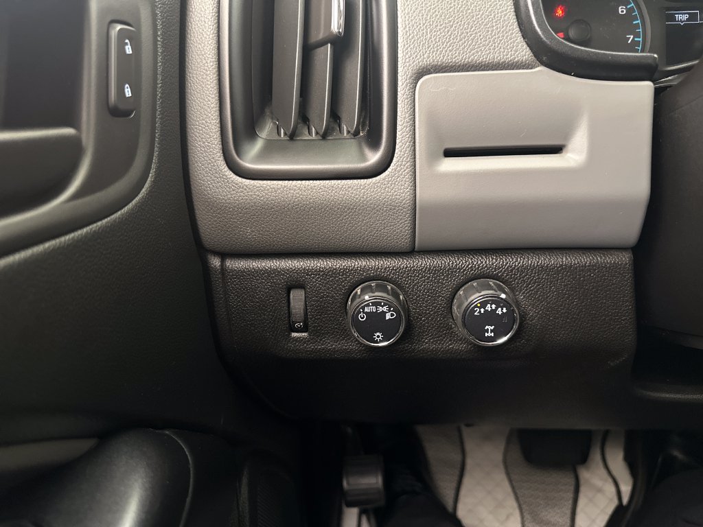 Used 2019 Chevrolet Colorado W/T w/ Custom Special Edition AWD/4WD image 23