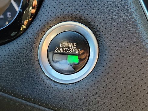 Used 2018 Cadillac XT5 Luxury w/ Driver Awareness Package image 28