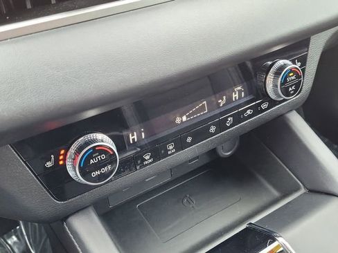 Used 2024 Mitsubishi Outlander SE image 31