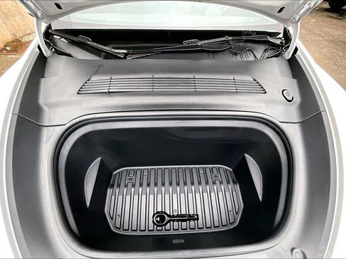 Used 2021 Tesla Model Y Long Range image 30