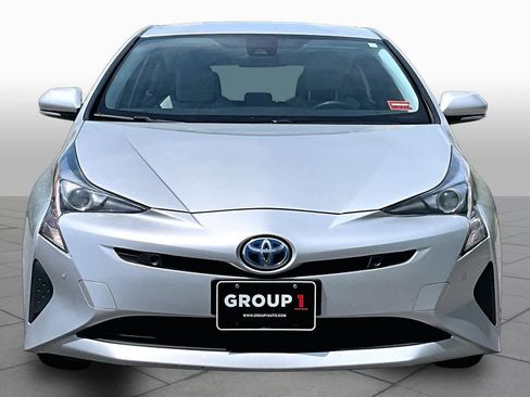 Used 2018 Toyota Prius Two w/ Prius Two Safety Plus Package FWD image 4