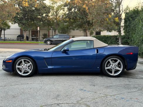 Used 2006 Chevrolet Corvette Convertible w/ Preferred Equipment Group image 2