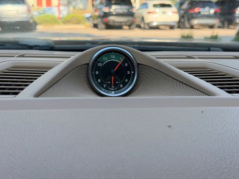 Used 2014 Porsche Panamera RWD image 30