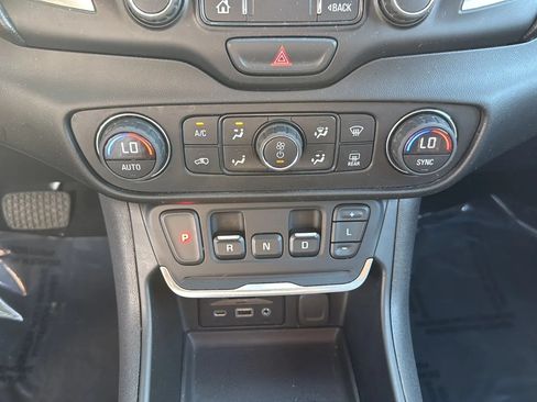 Used 2019 GMC Terrain SLT w/ Preferred Package AWD/4WD image 35