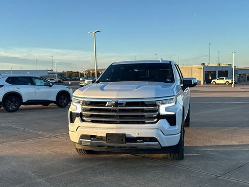 Used 2026 Chevrolet Silverado 1500 High Country AWD/4WD image 7
