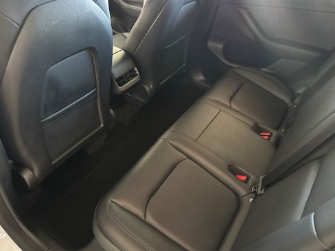 Used 2022 Tesla Model Y Long Range AWD/4WD image 26