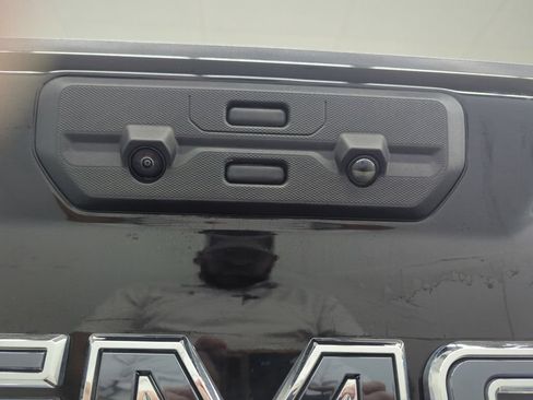 Used 2025 GMC Sierra 1500 Denali Ultimate AWD/4WD image 33