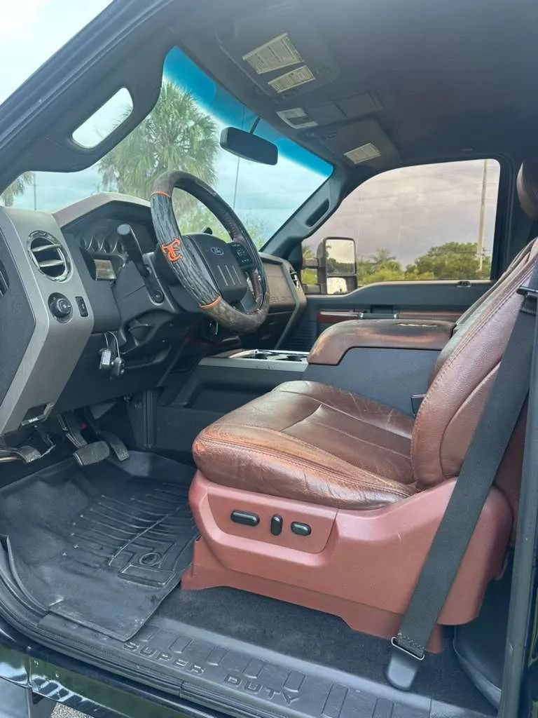 Used 2012 Ford F250 King Ranch w/ King Ranch w/Chrome Pkg AWD/4WD image 8