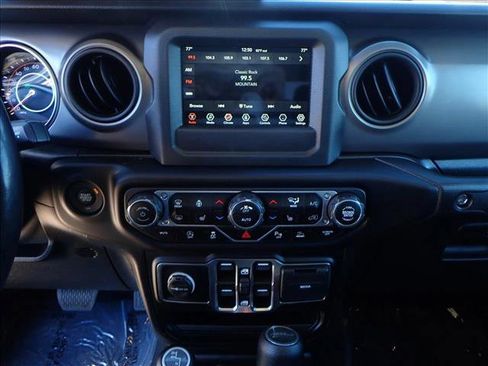 Used 2021 Jeep Gladiator Willys image 14