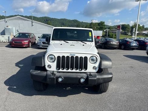 Used 2017 Jeep Wrangler Unlimited Sport w/ Quick Order Package 24S AWD/4WD image 3