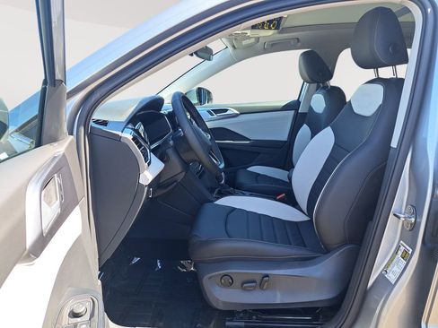 New 2025 Volkswagen Taos SEL image 12