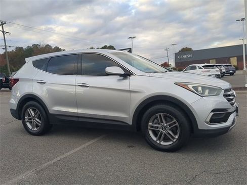 Used 2017 Hyundai Santa Fe Sport image 2